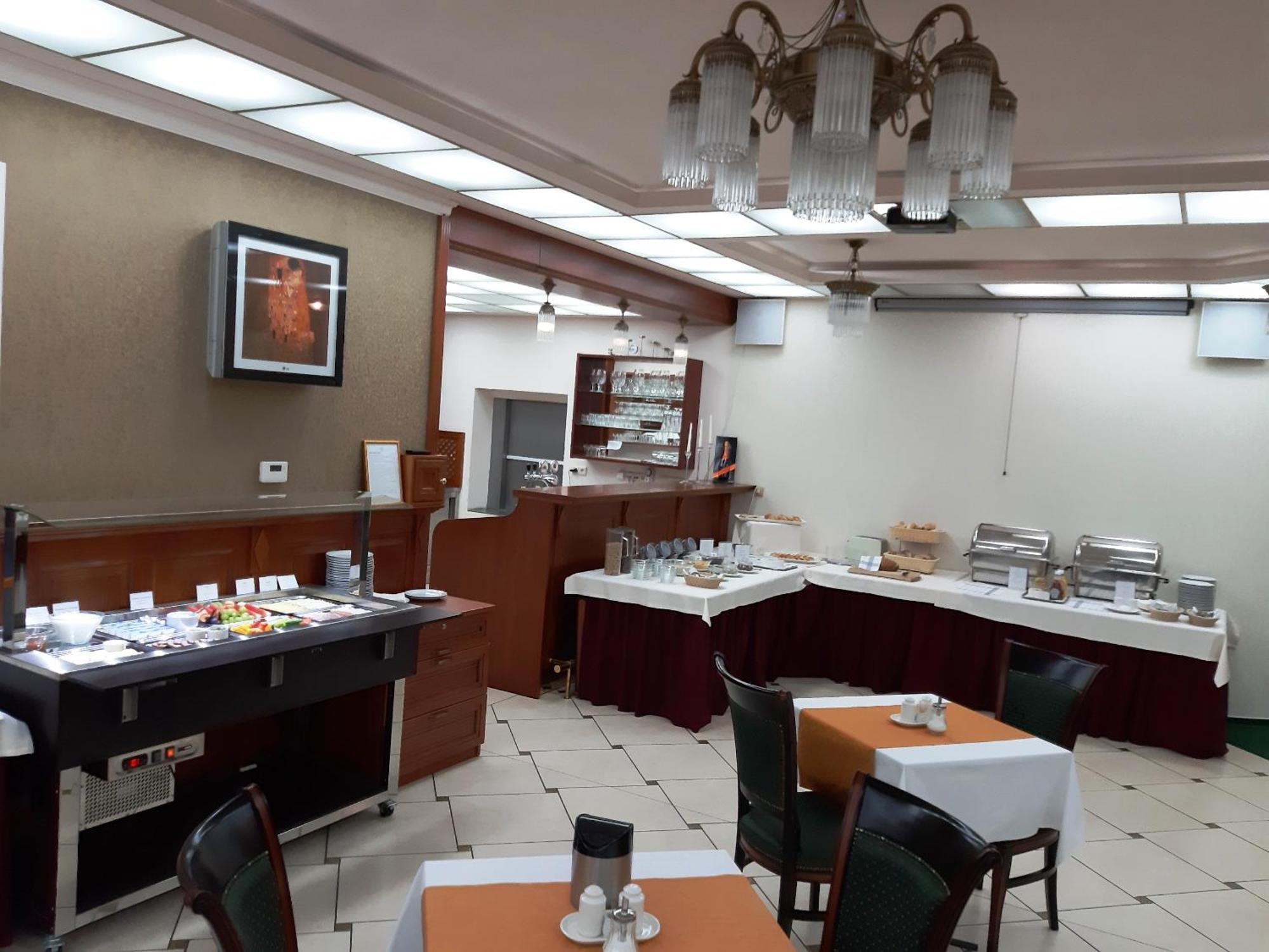 Hotel Gold Chotoviny エクステリア 写真