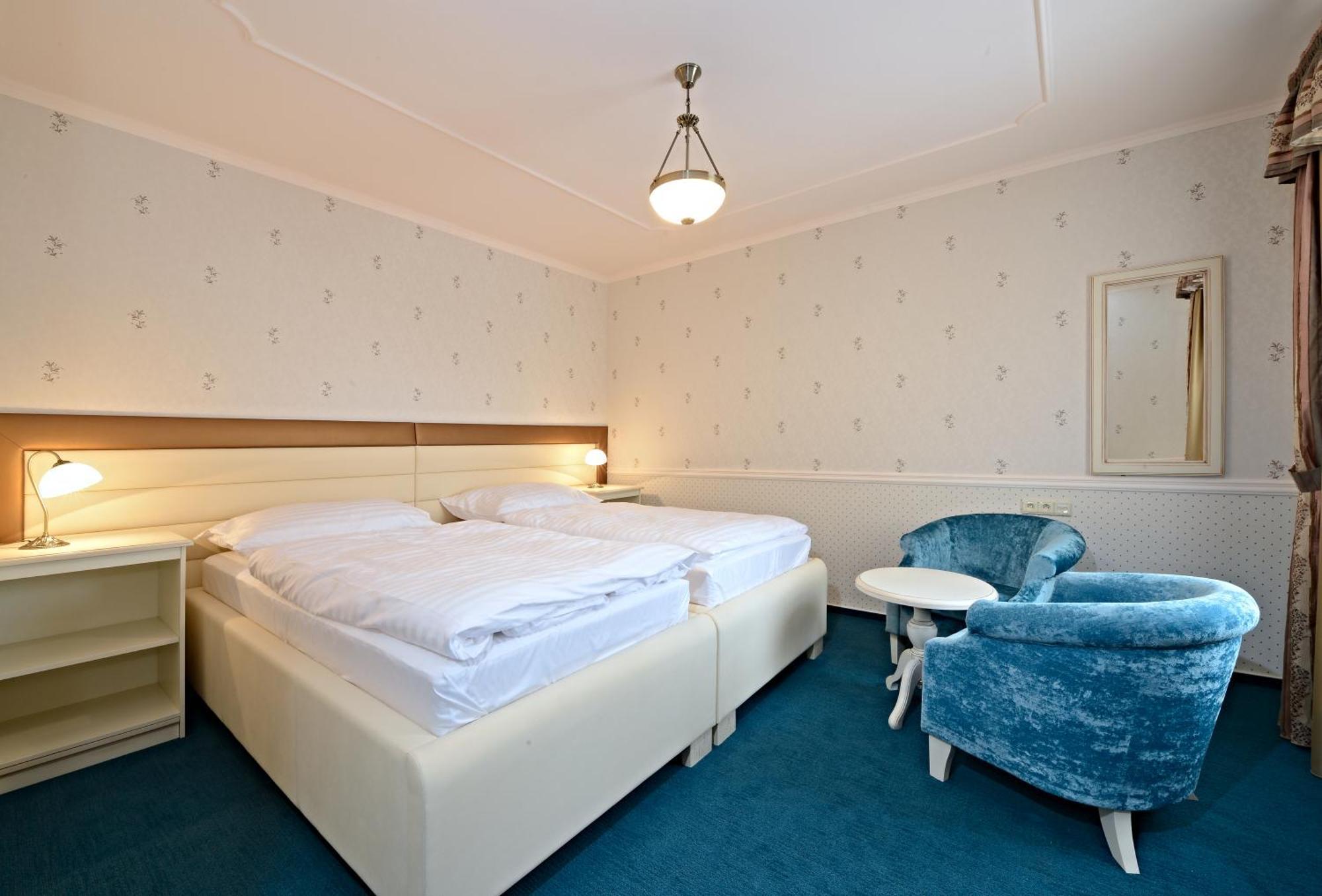 Hotel Gold Chotoviny エクステリア 写真