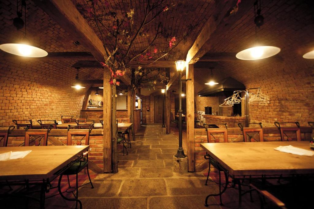 Hotel Gold Chotoviny エクステリア 写真